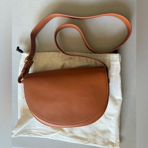 Cuyana Tan Crossbody Bag - Picture 2 of 14